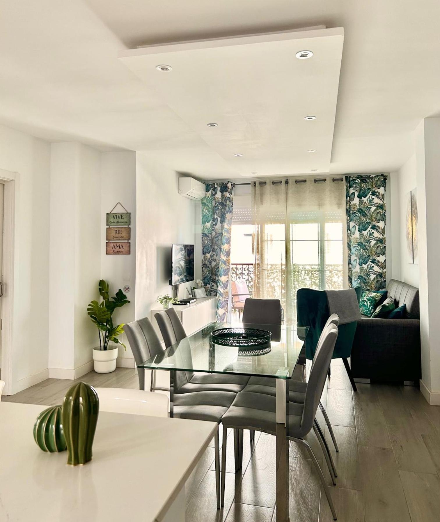 Apartmán Tulipanes Benalmadena - Parking Privado Exteriér fotografie